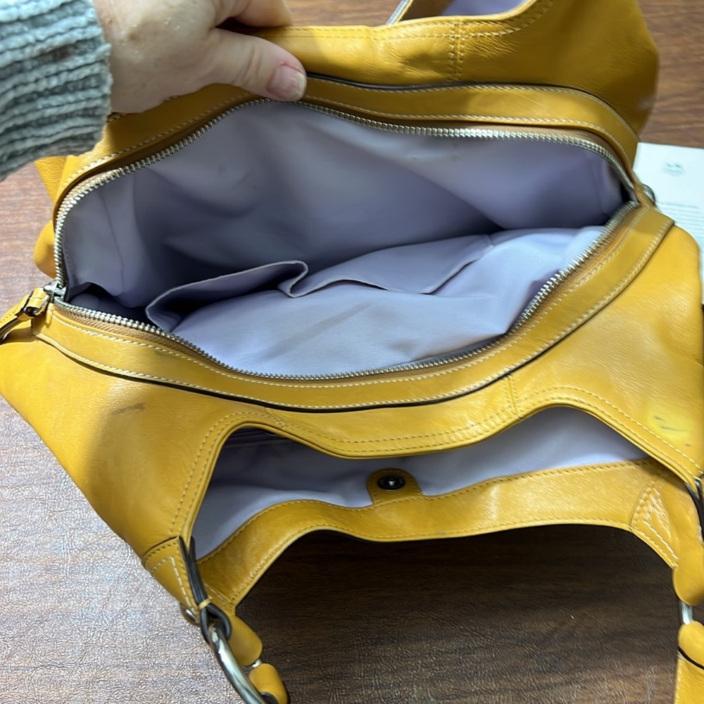 Coach purse - Picture 4 of 8